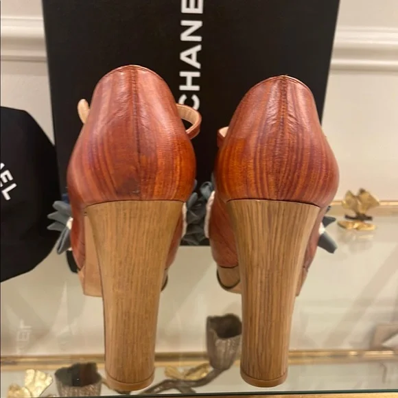 Chanel Rare Runway MarieJane Wedge Brown Floral Heels Size 7.5 M - Picture 9 of 16